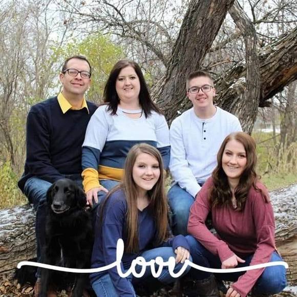 Meet your Posher, Jessica - Picture 1 of 1